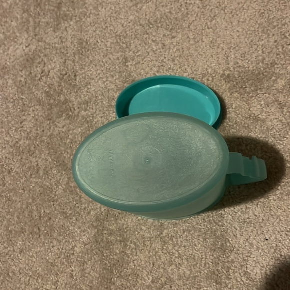 Tupperware 2 quart pitcher - Picture 4 of 4